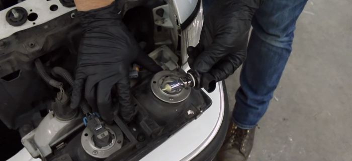 How to Replace Headlight Bulbs: A Step-by-Step Guide How to replace a headlight